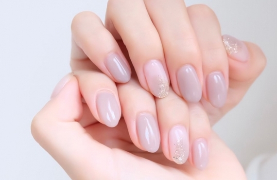 大泉学園で人気のマグネットネイルのデザイン種類が豊富なネイルサロン|Mano NAIL